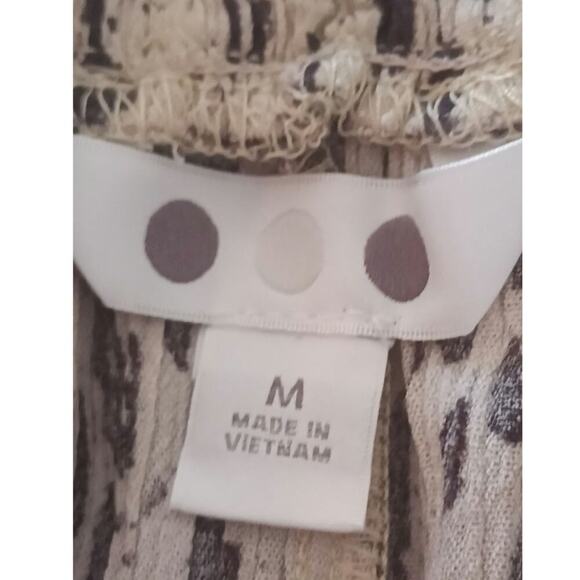 3 Dot Leopard Shorts Cream Black Womens Size Medium - Picture 3 of 3